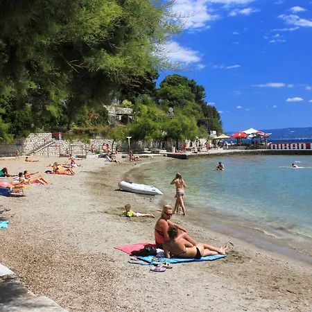 And By The Sea - 15298 Penzion