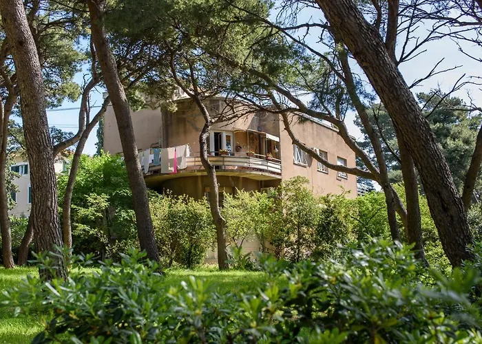 And By The Sea - 15298 Pensionat Split